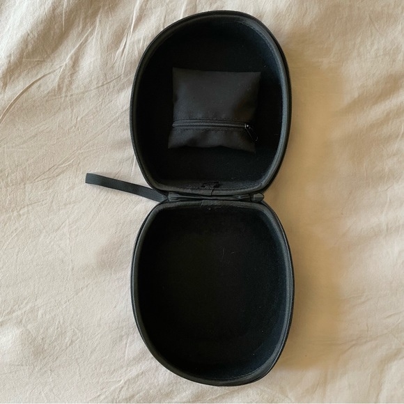 Auray UHC-725 Universal Headphones Case - Picture 2 of 5